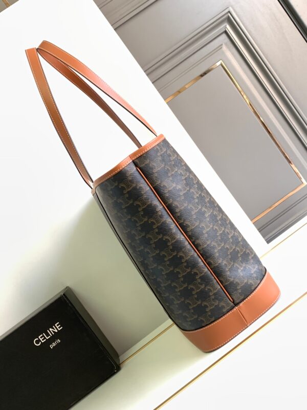CELINE MEDIUM CABAS IN TRIOMPHE CANVAS AND CALFSKIN