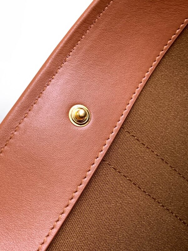 CELINE MEDIUM CABAS IN TRIOMPHE CANVAS AND CALFSKIN