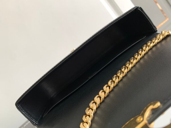 CELINE CHAIN SHOULDER BAG CLAUDE