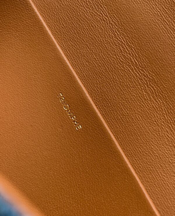 CELINE CELINE CHAIN SHOULDER BAG CLAUDE