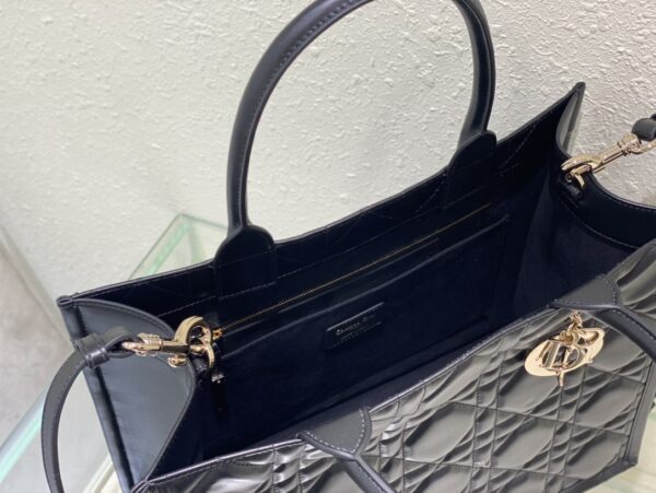 Medium DIOR BOOK TOTE