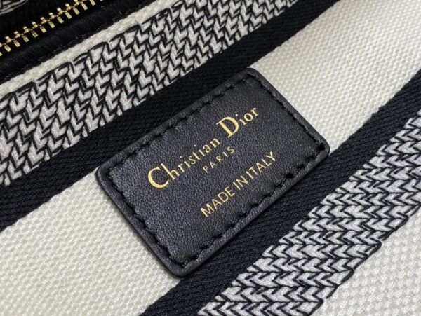 Dior Medium Lady D-Lite bag