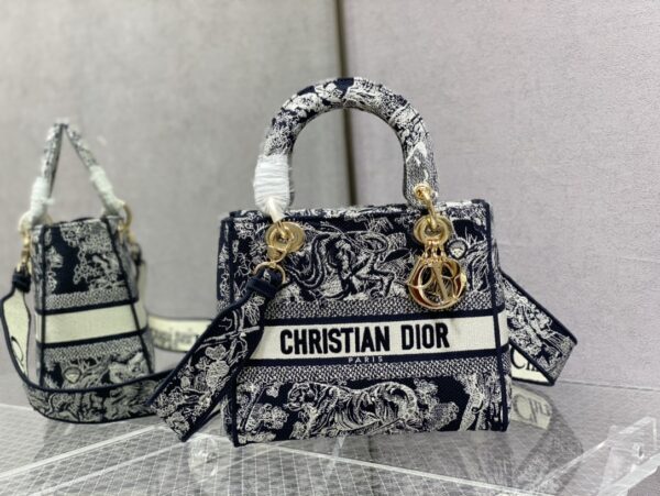 Dior Medium Lady D-Lite bag