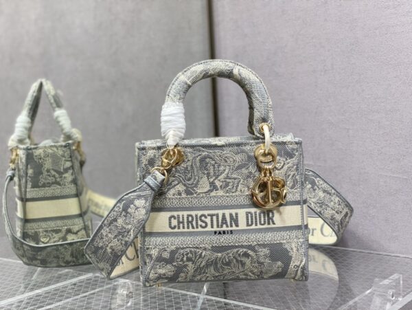 Dior Medium Lady D-Lite bag
