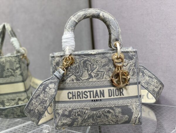 Dior Medium Lady D-Lite bag