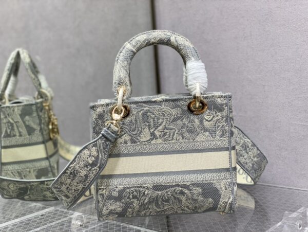 Dior Medium Lady D-Lite bag