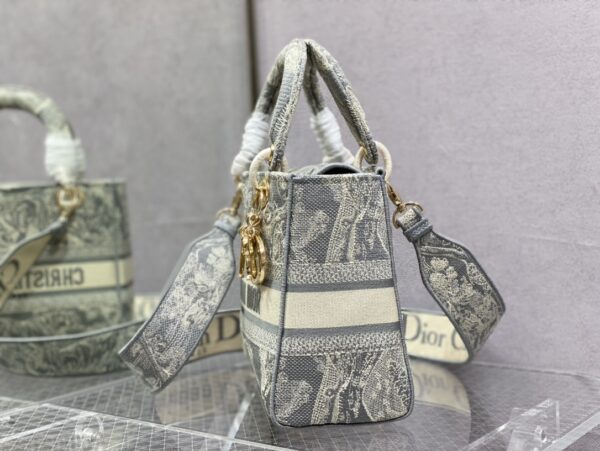 Dior Medium Lady D-Lite bag