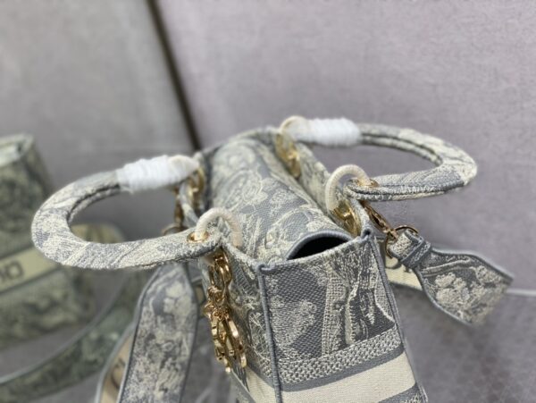 Dior Medium Lady D-Lite bag