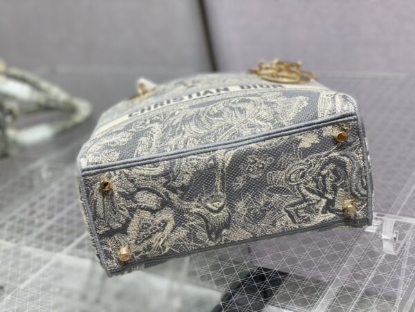 Dior Medium Lady D-Lite bag