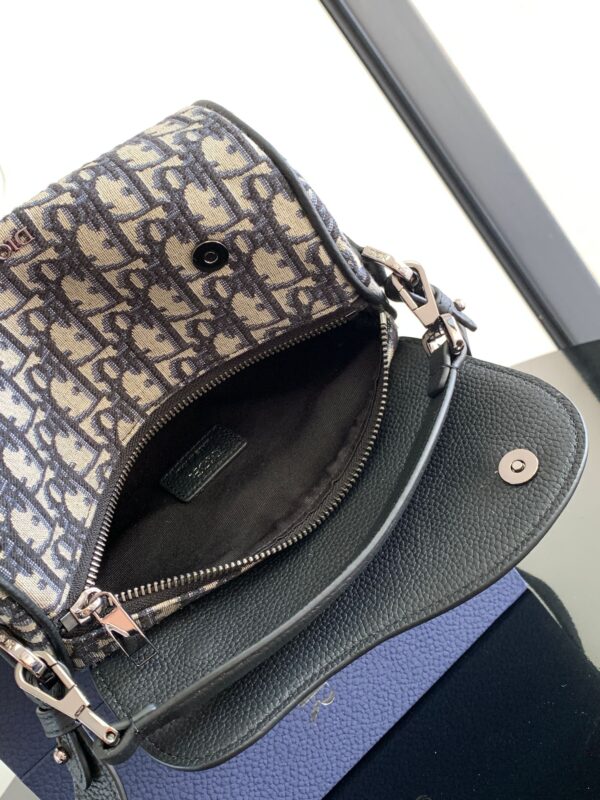 DIOR ROLLER BAG WITH STRAP