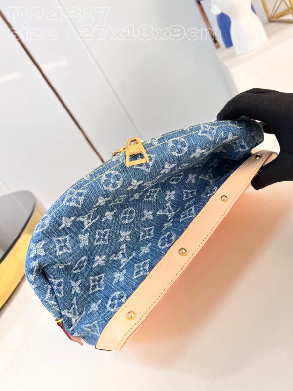 Louis Vuitton Pochette Cosmétique GM
