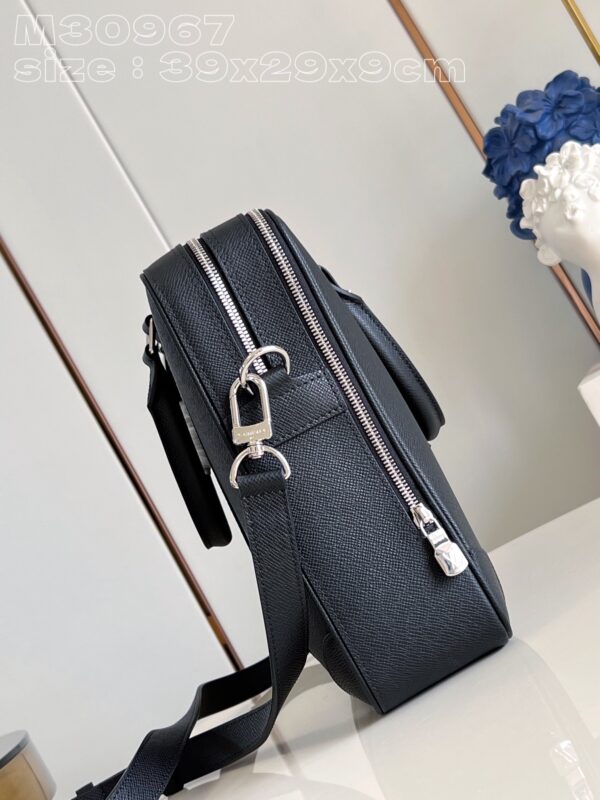 Louis Vuitton Porte Documents Voyage