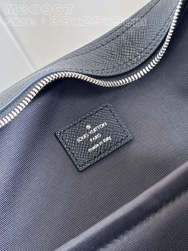 Louis Vuitton Porte Documents Voyage