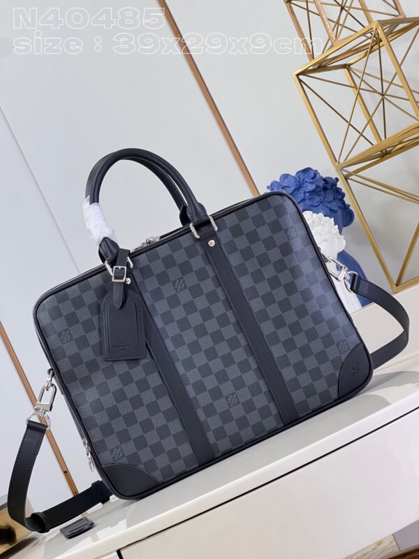 Louis Vuitton Porte Documents Voyage