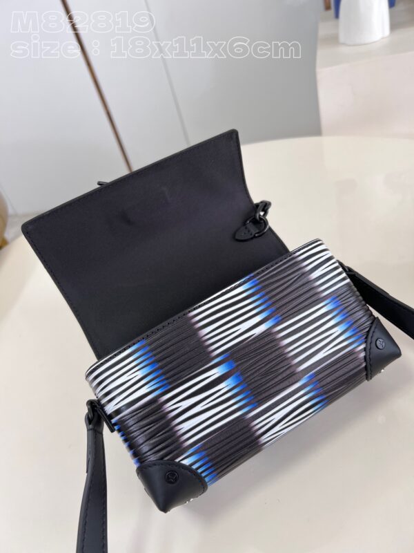 Louis Vuitton Steamer Wearable Wallet