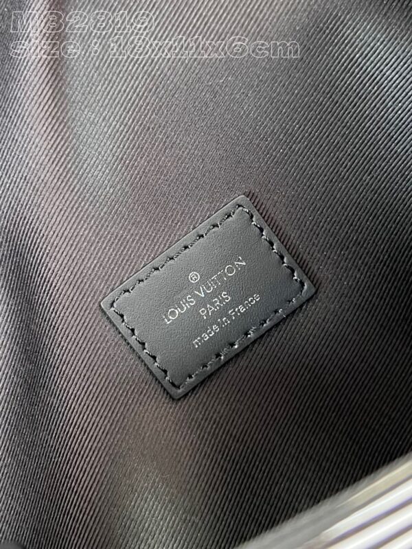 Louis Vuitton Steamer Wearable Wallet