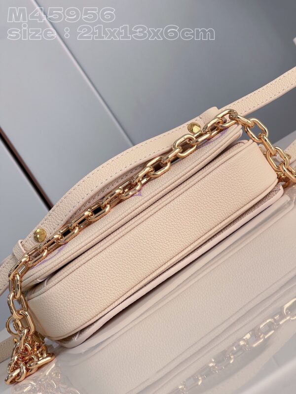 Louis Vuitton Pochette Métis East West
