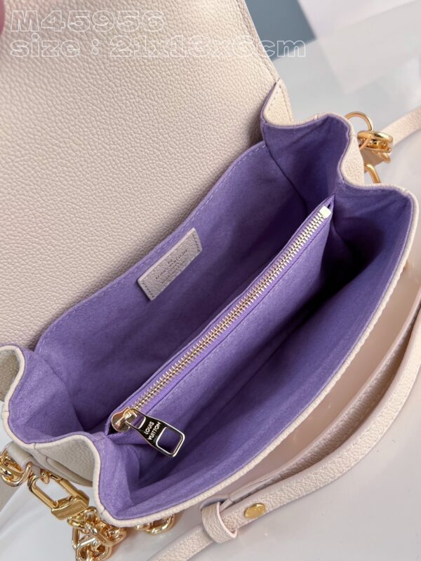 Louis Vuitton Pochette Métis East West