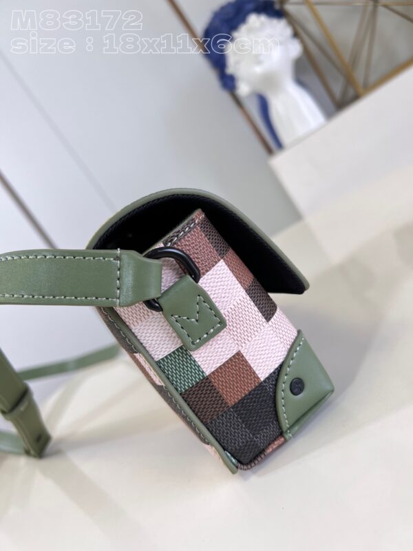 Louis Vuitton Steamer Wearable Wallet