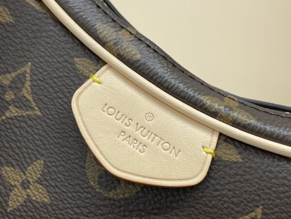 Louis Vuitton Croissant MM