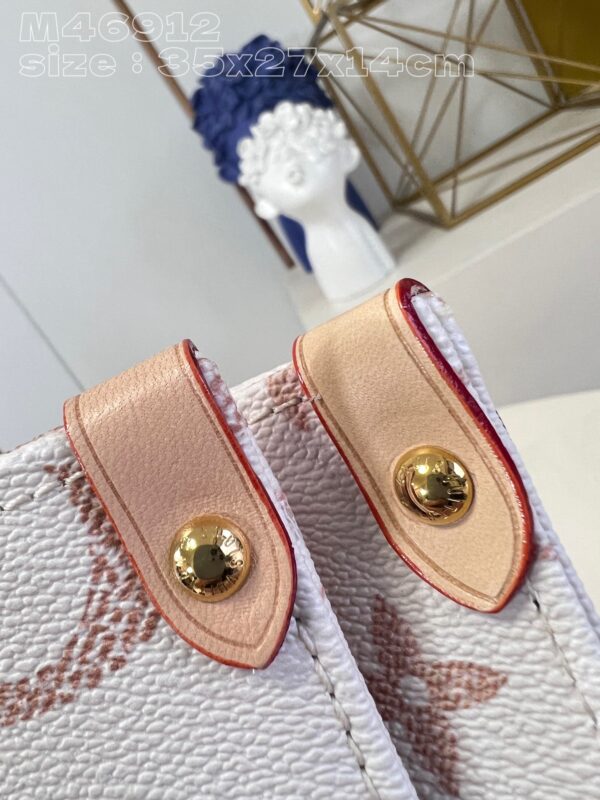 Louis Vuitton OnTheGo MM