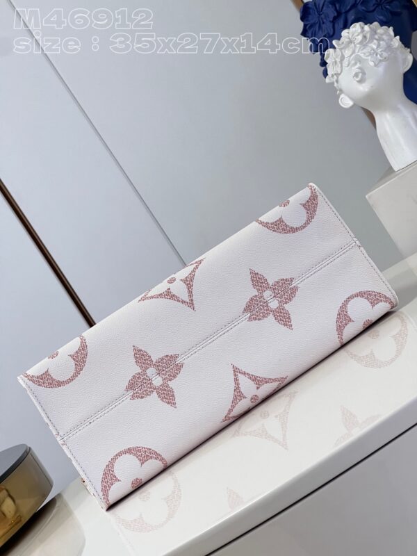 Louis Vuitton OnTheGo MM