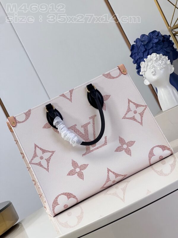 Louis Vuitton OnTheGo MM
