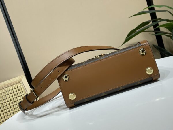 Louis Vuitton Dauphine Capitale