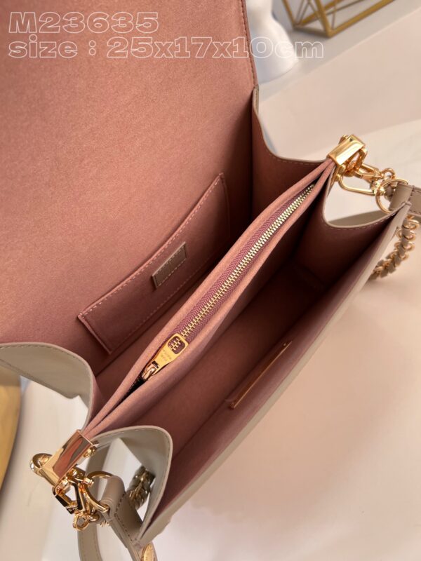 Louis Vuitton Dauphine MM