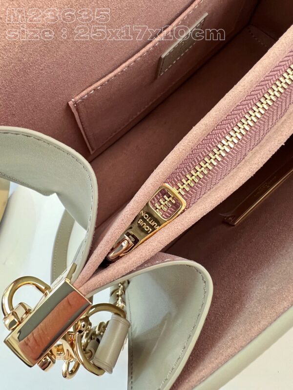 Louis Vuitton Dauphine MM