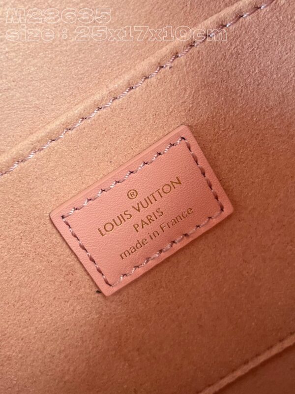 Louis Vuitton Dauphine MM