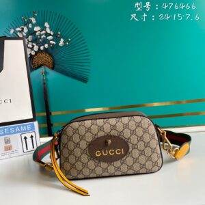 Gucci NEO VINTAGE GG SUPREME MESSENGER BAG