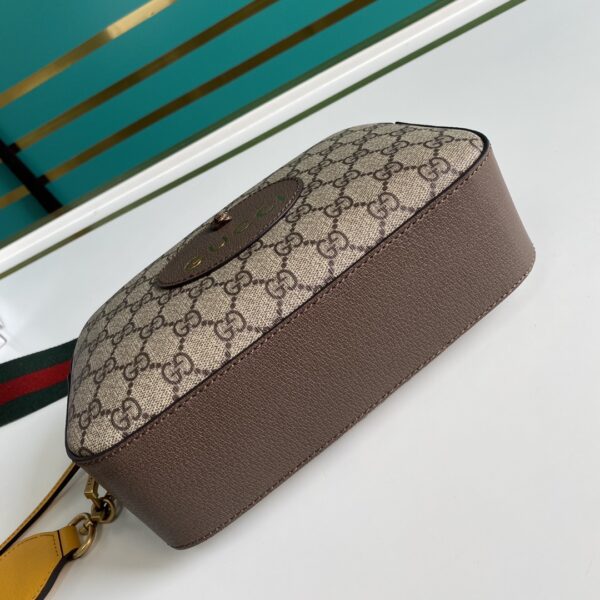 Gucci NEO VINTAGE GG SUPREME MESSENGER BAG