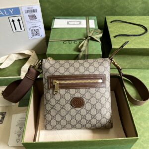 Gucci GG SUPREME MESSENGER BAG