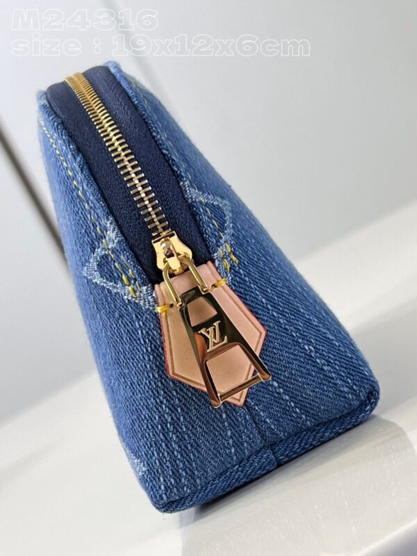 Louis Vuitton Pochette Cosmétique PM