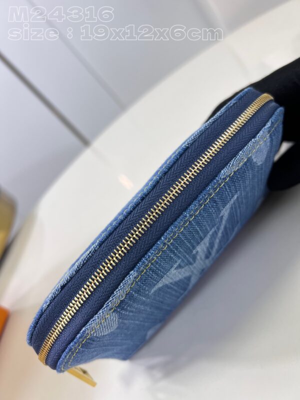 Louis Vuitton Pochette Cosmétique PM