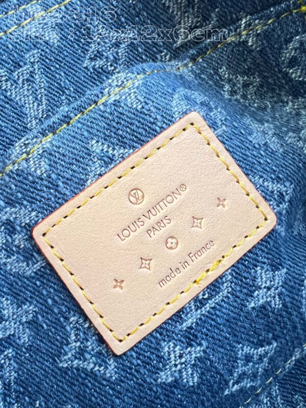 Louis Vuitton Pochette Cosmétique PM