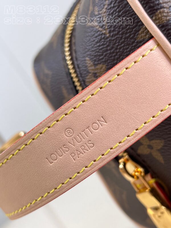 Louis Vuitton Locker Dopp Kit