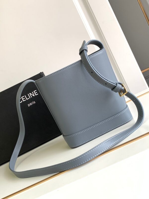CELINE MINI BUCKET CUIR TRIOMPHE