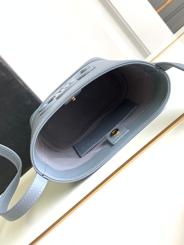 CELINE MINI BUCKET CUIR TRIOMPHE