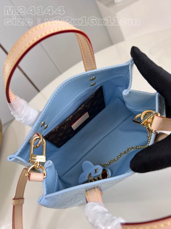 Louis Vuitton Reade PM