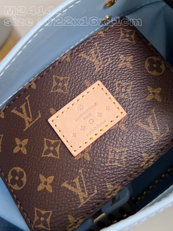 Louis Vuitton Reade PM