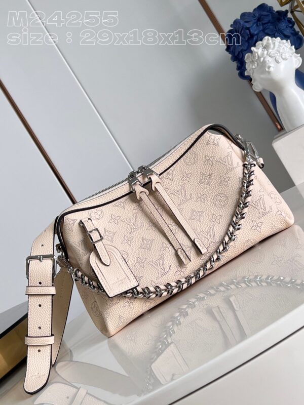 Louis Vuitton Hand It All PM