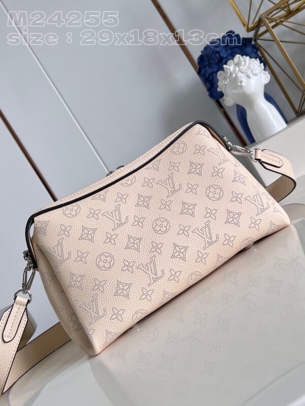 Louis Vuitton Hand It All PM