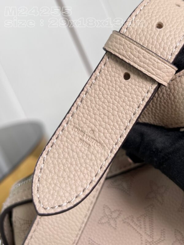 Louis Vuitton Hand It All PM