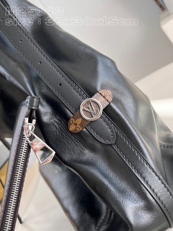 Louis Vuitton CarryAll MM