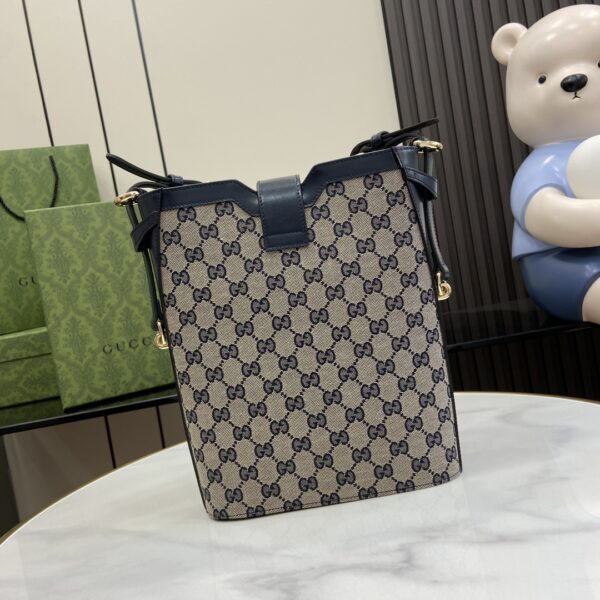 Gucci MEDIUM BUCKET SHOULDER BAG