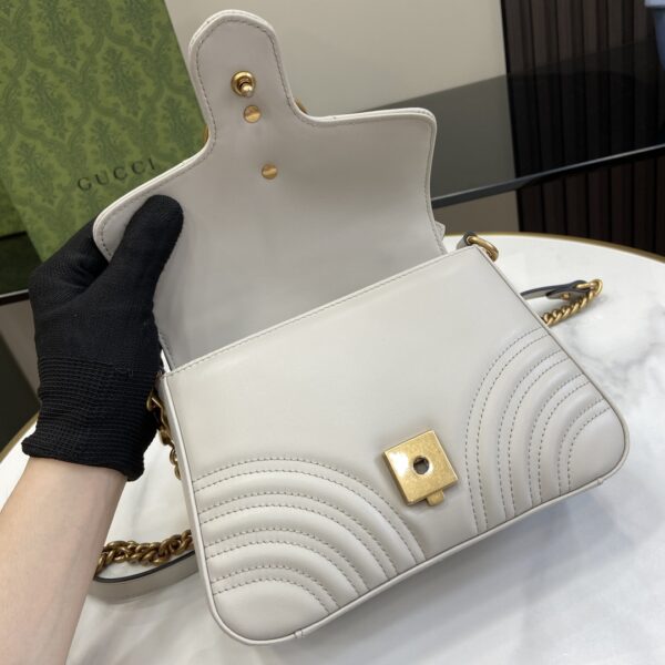 Gucci GG MARMONT MINI TOP HANDLE BAG