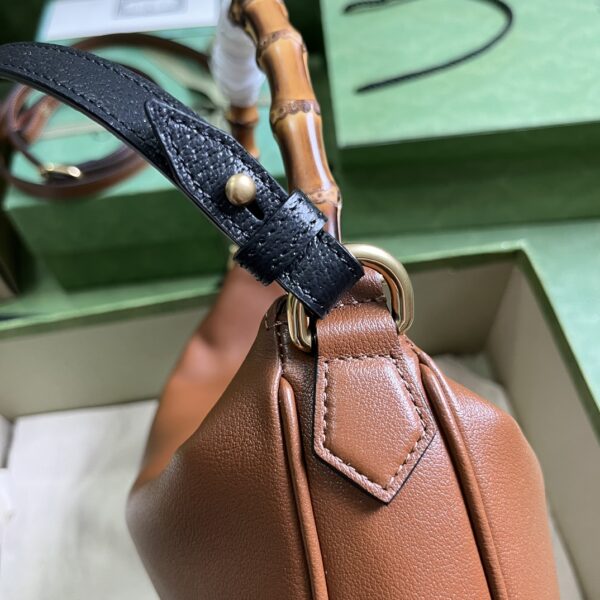 GUCCI DIANA MEDIUM SHOULDER BAG