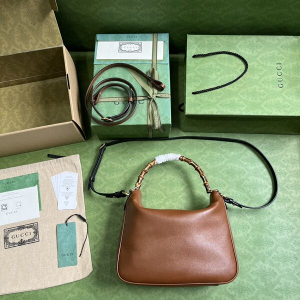 GUCCI DIANA MEDIUM SHOULDER BAG
